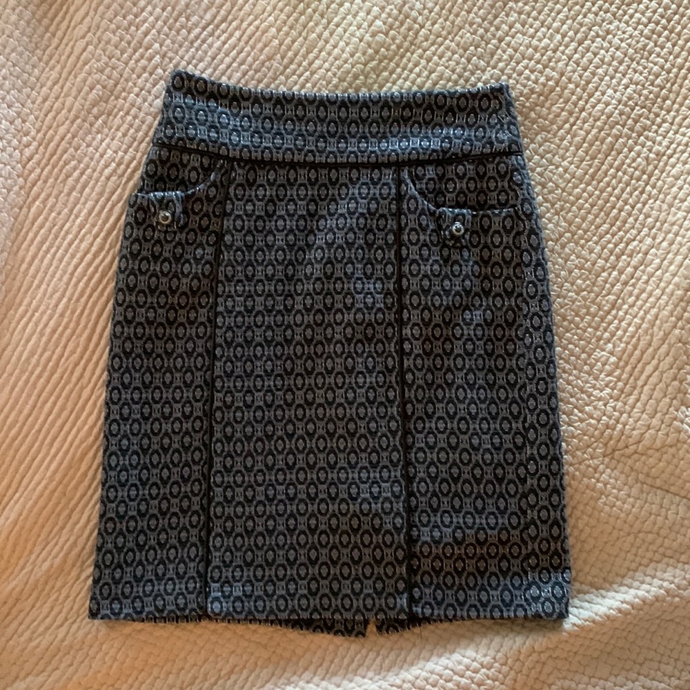 Great skirt for work or events.